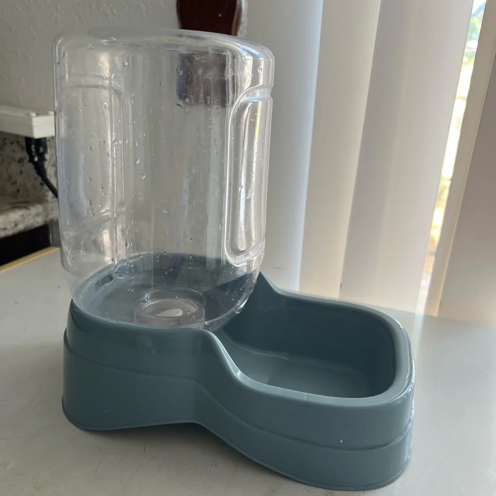 Pet Water Dispenser